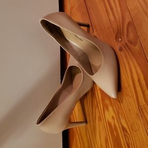 Nude high heels size 8W